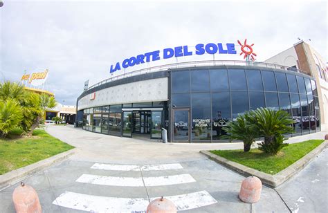 Negozi Polo Commerciale La Corte del Sole.